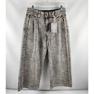 Democracy Wide Leg Cropped Jeans in Acid Wash Gray